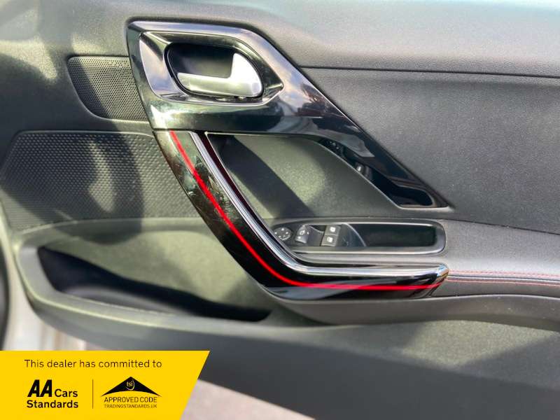 2015 PEUGEOT 208 2015 PEUGEOT 208