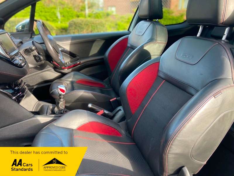 2015 PEUGEOT 208 2015 PEUGEOT 208