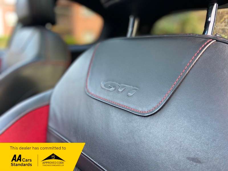 2015 PEUGEOT 208 2015 PEUGEOT 208