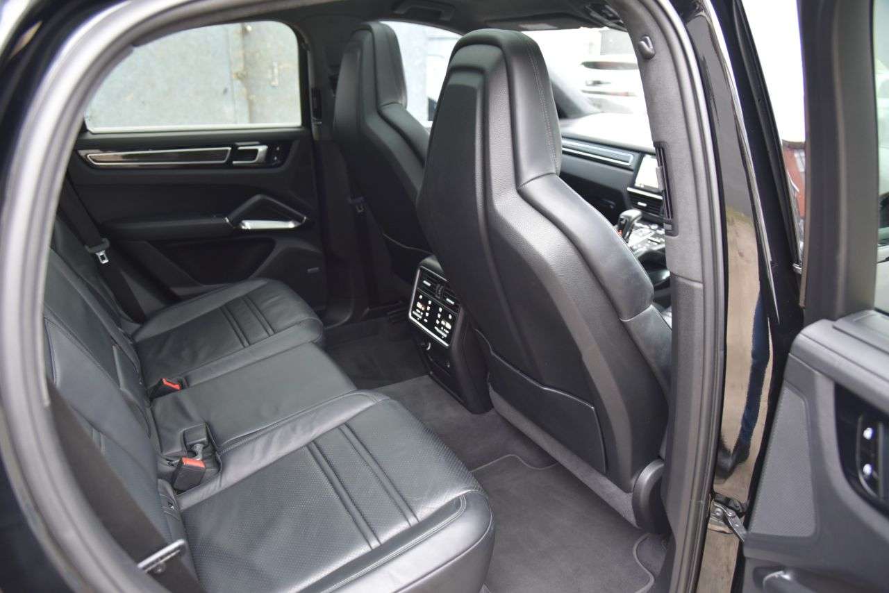 2019 PORSCHE CAYENNE 2019 PORSCHE CAYENNE