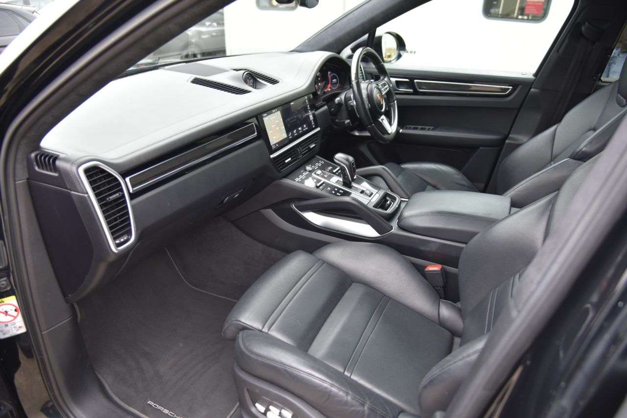2019 PORSCHE CAYENNE 2019 PORSCHE CAYENNE