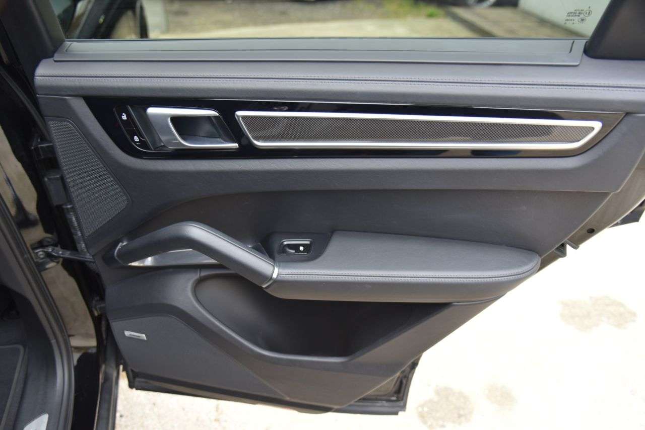 2019 PORSCHE CAYENNE 2019 PORSCHE CAYENNE