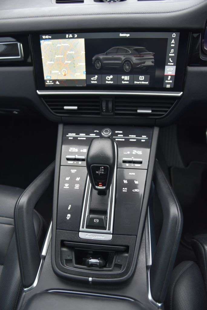 2019 PORSCHE CAYENNE 2019 PORSCHE CAYENNE