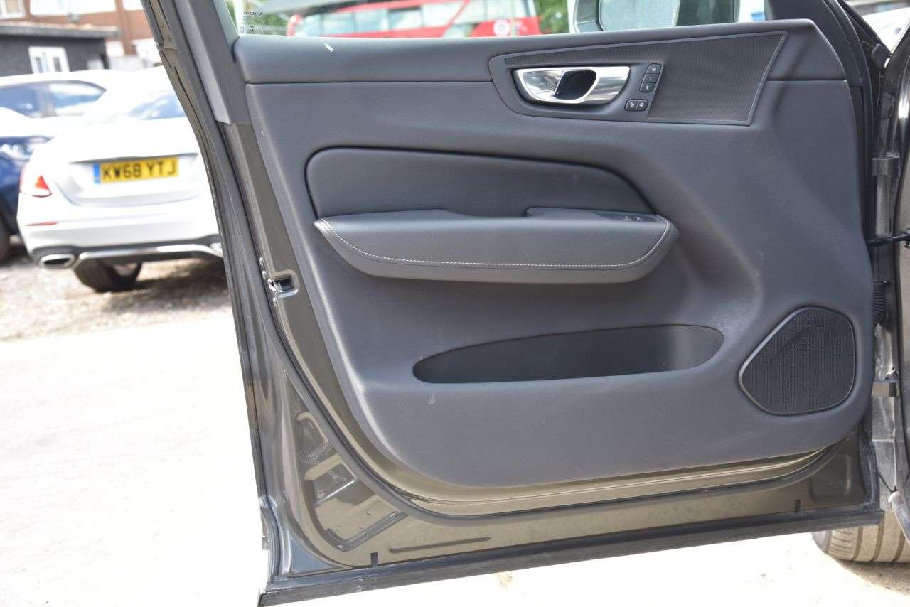 2021 VOLVO XC60 2021 VOLVO XC60