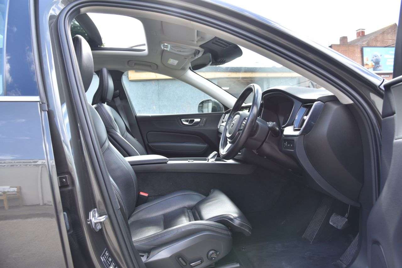 2021 VOLVO XC60 2021 VOLVO XC60