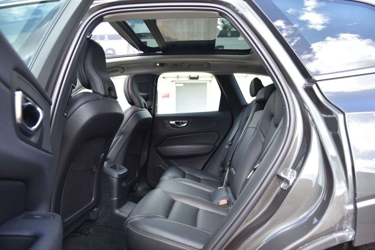 2021 VOLVO XC60 2021 VOLVO XC60