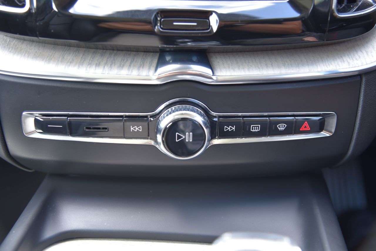 2021 VOLVO XC60 2021 VOLVO XC60