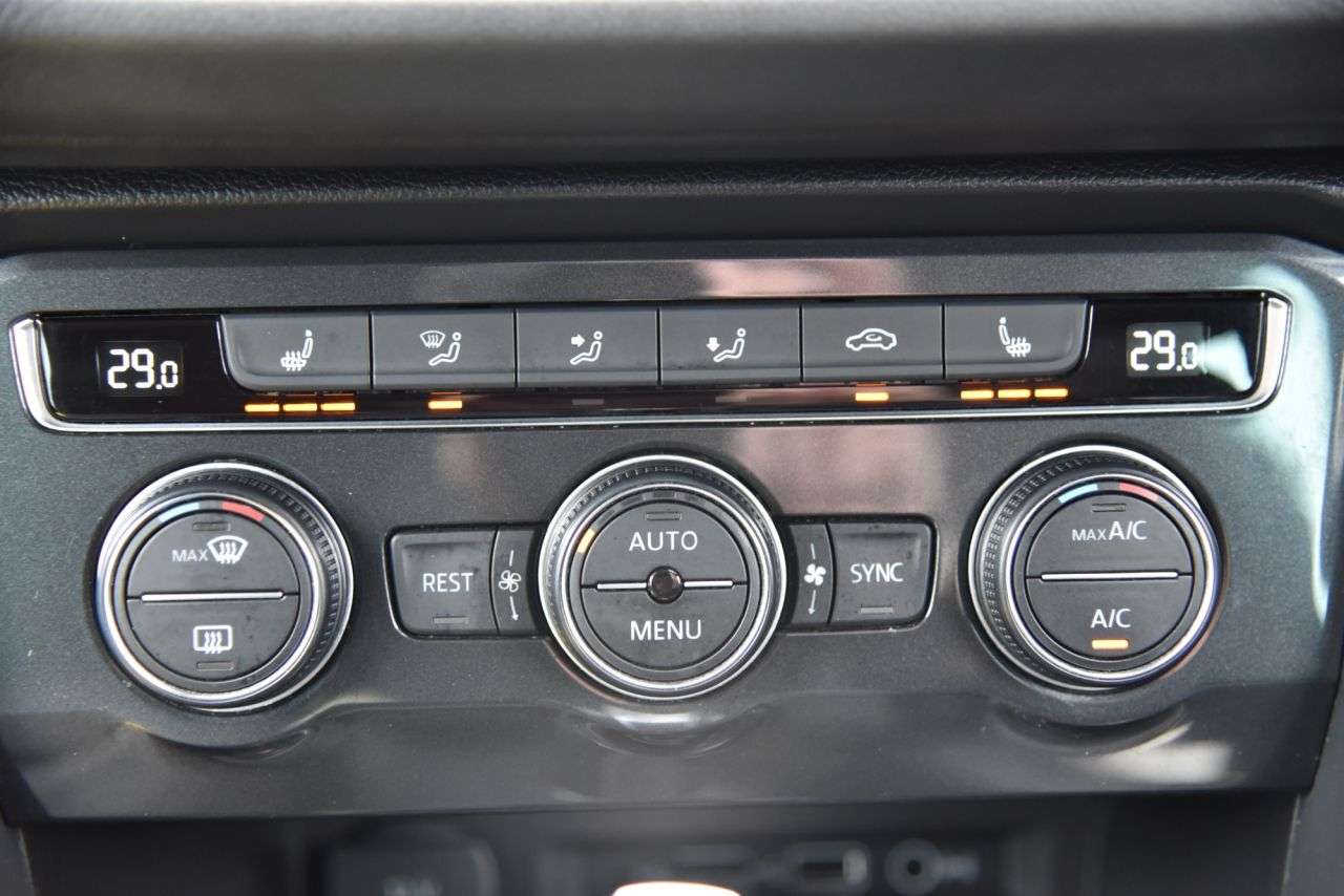 2018 VOLKSWAGEN TIGUAN 2018 VOLKSWAGEN TIGUAN