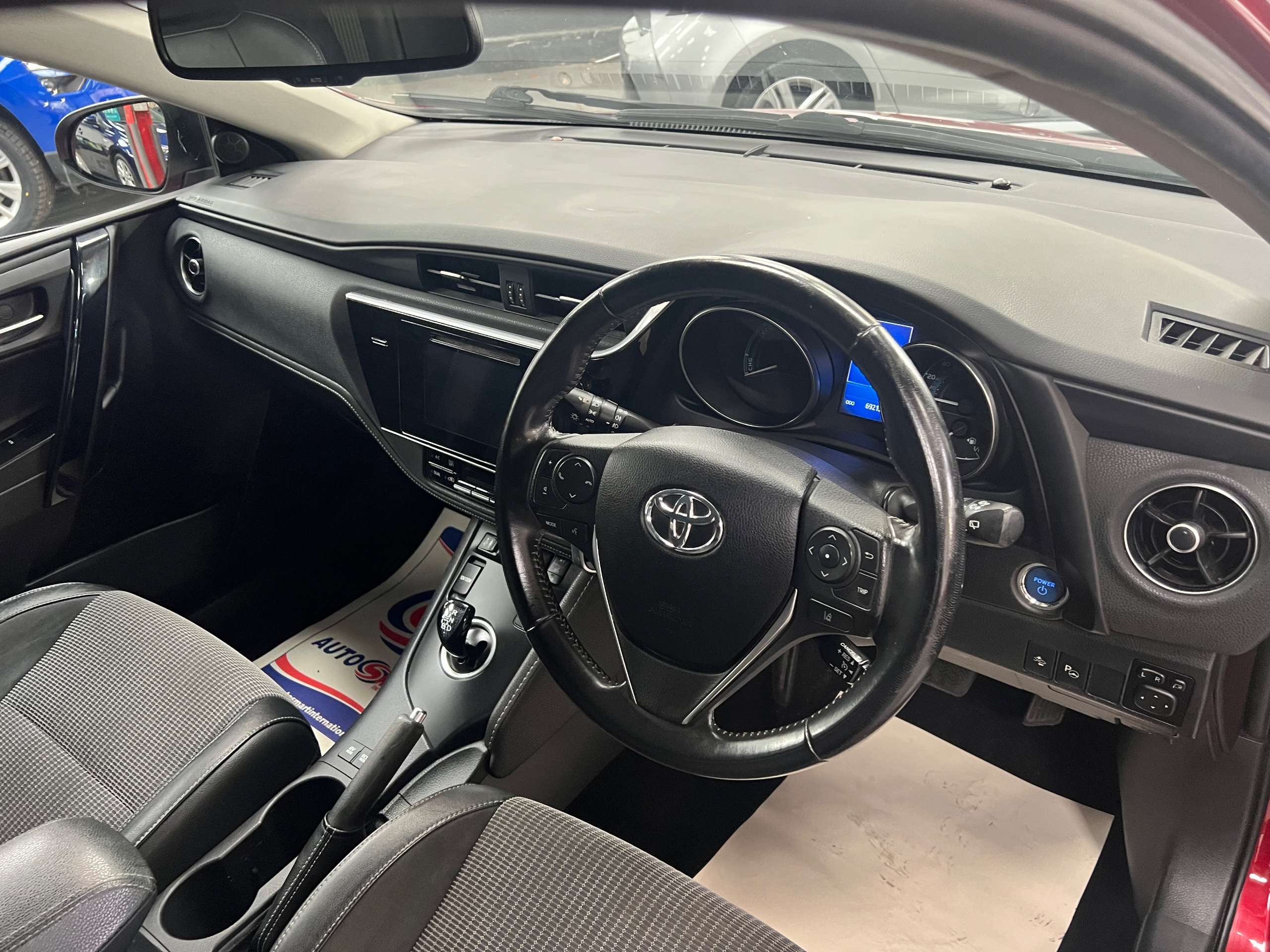 2017 TOYOTA AURIS 2017 TOYOTA AURIS
