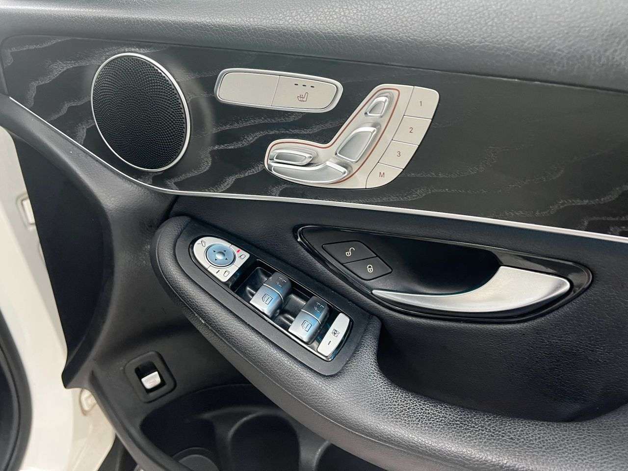 null MERCEDES-BENZ GLC null MERCEDES-BENZ GLC