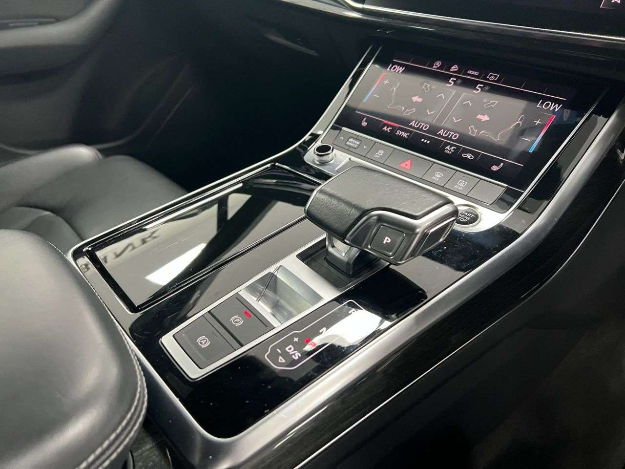 2021 AUDI Q7 2021 AUDI Q7