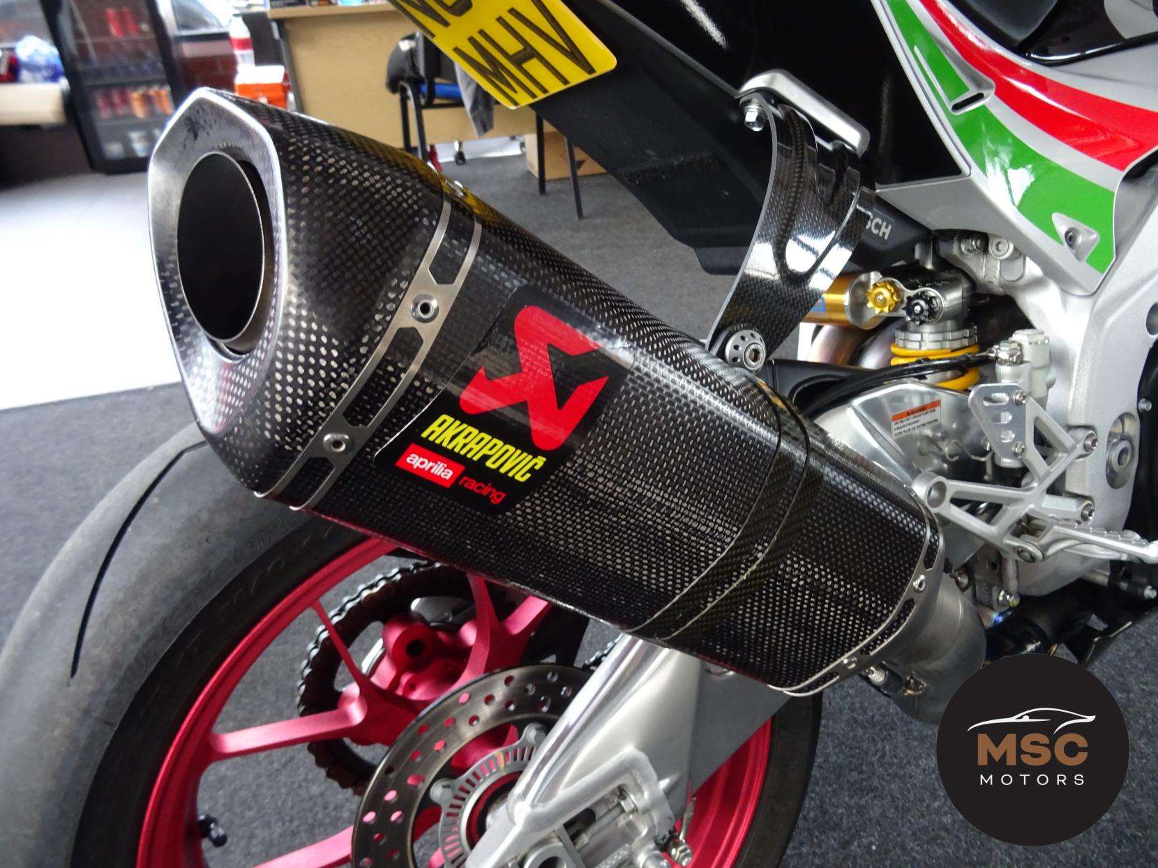 2017 APRILIA RSV4 2017 APRILIA RSV4