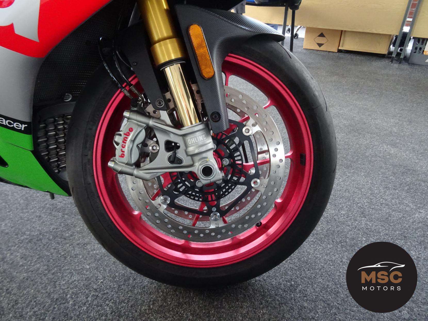 2017 APRILIA RSV4 2017 APRILIA RSV4