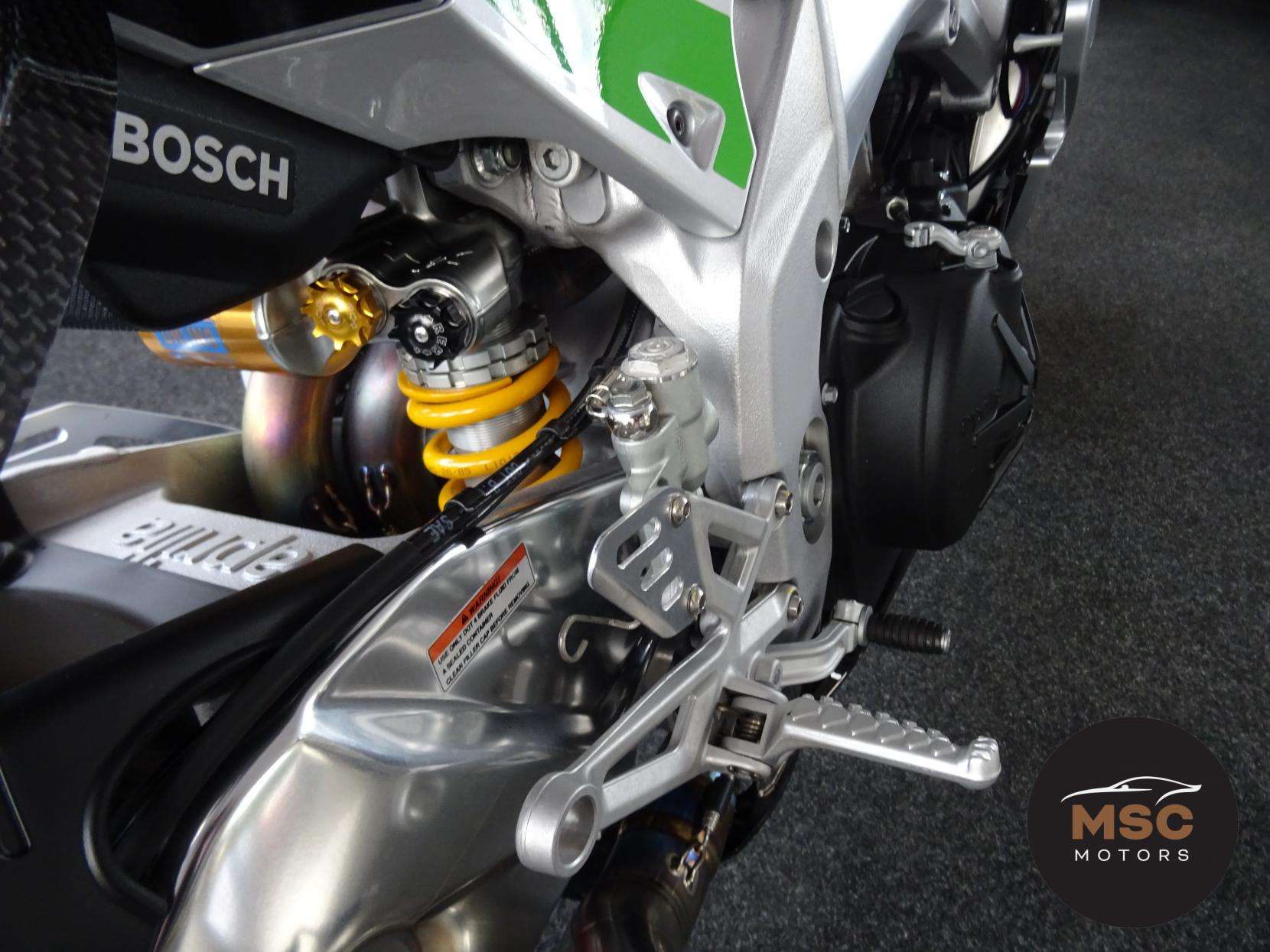 2017 APRILIA RSV4 2017 APRILIA RSV4