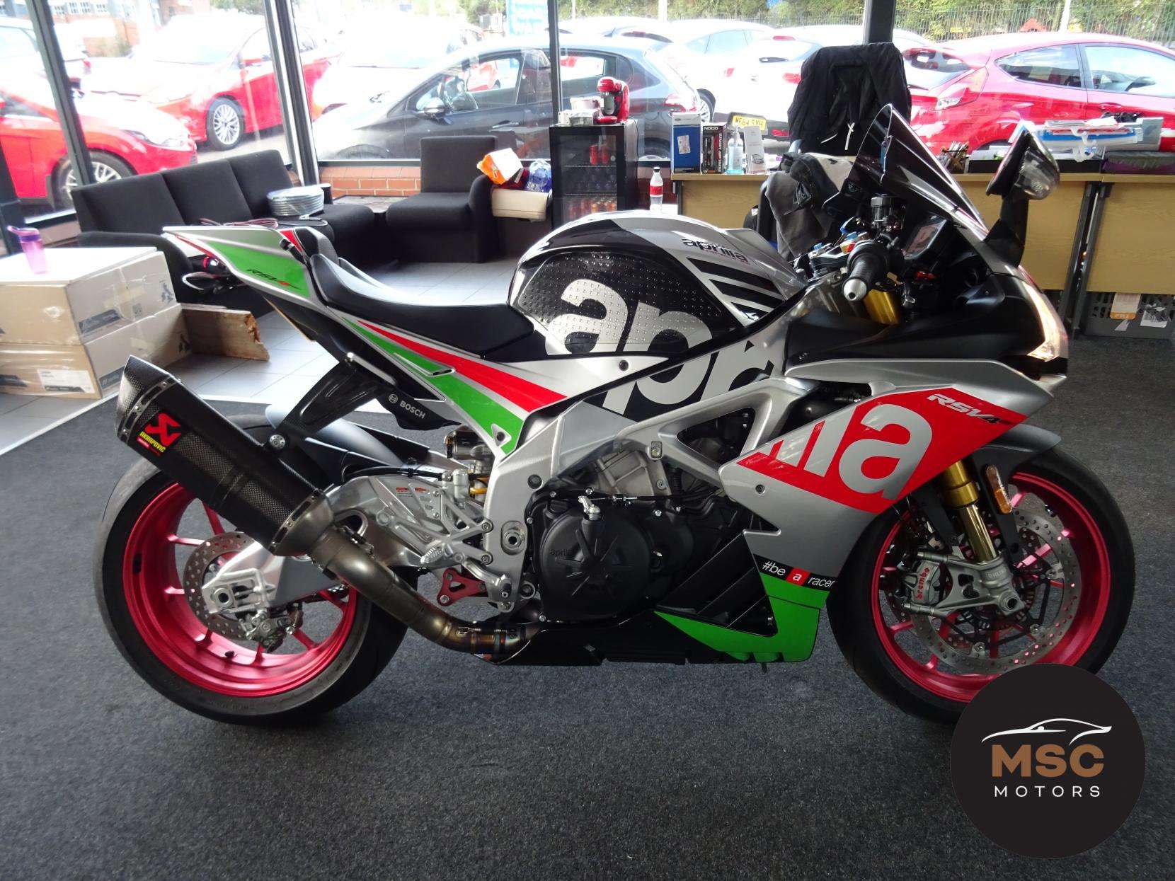 2017 APRILIA RSV4 2017 APRILIA RSV4