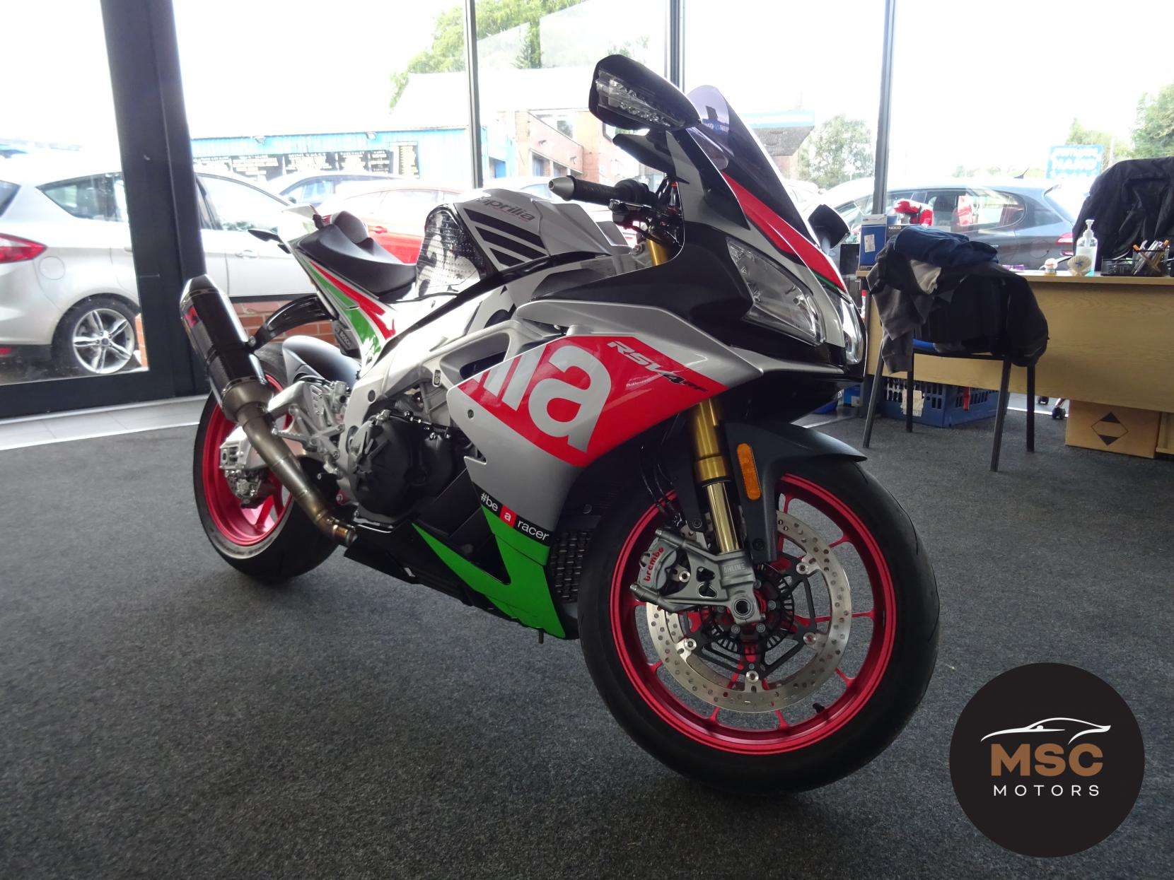 2017 APRILIA RSV4 2017 APRILIA RSV4