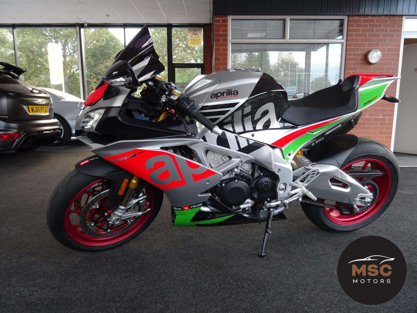 2017 APRILIA RSV4 2017 APRILIA RSV4