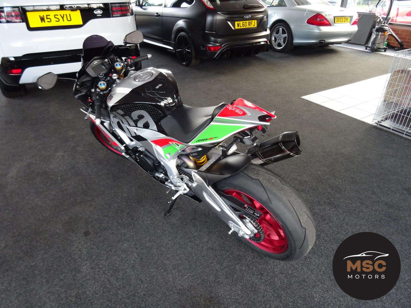 2017 APRILIA RSV4 2017 APRILIA RSV4