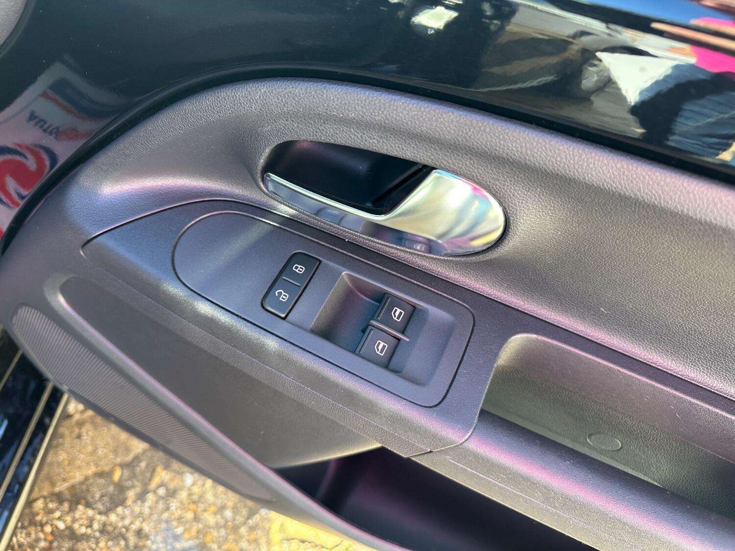 2016 VOLKSWAGEN UP 2016 VOLKSWAGEN UP