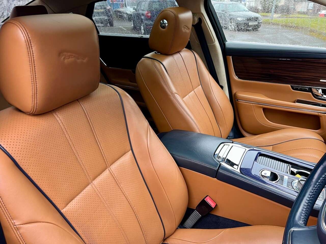 2011 JAGUAR XJ SERIES SALOON 2011 JAGUAR XJ SERIES SALOON