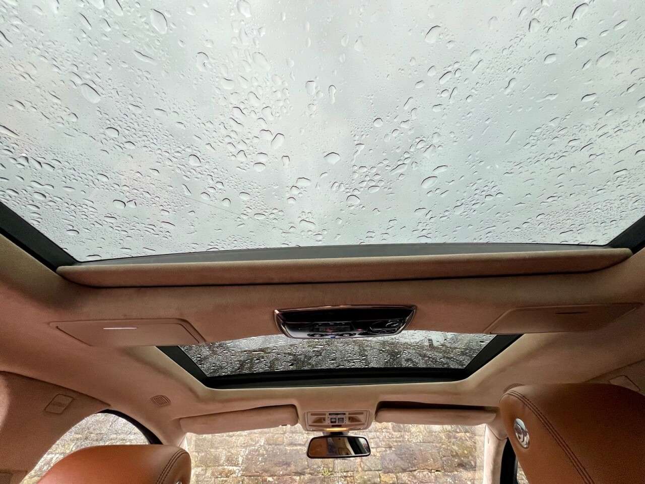 2011 JAGUAR XJ SERIES SALOON 2011 JAGUAR XJ SERIES SALOON