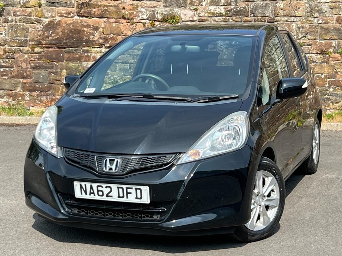 Check out this Honda Jazz 2012 Petrol Manual