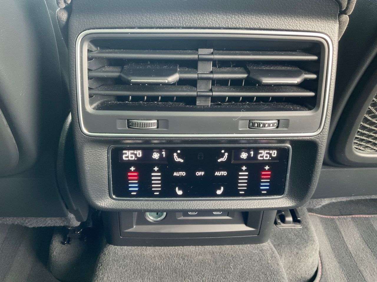 2021 AUDI RSQ8 2021 AUDI RSQ8