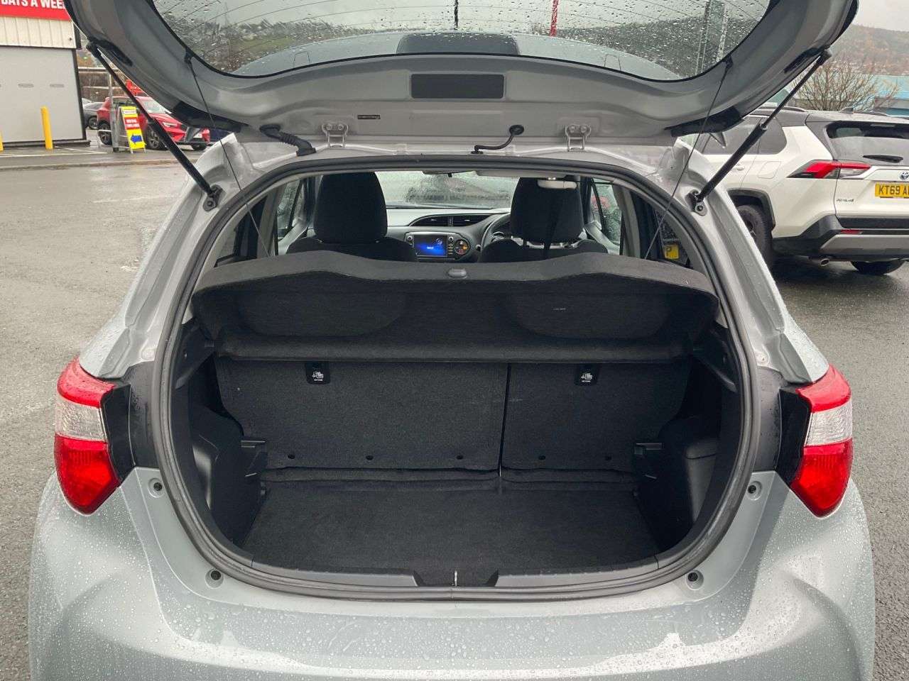 2018 TOYOTA YARIS 2018 TOYOTA YARIS