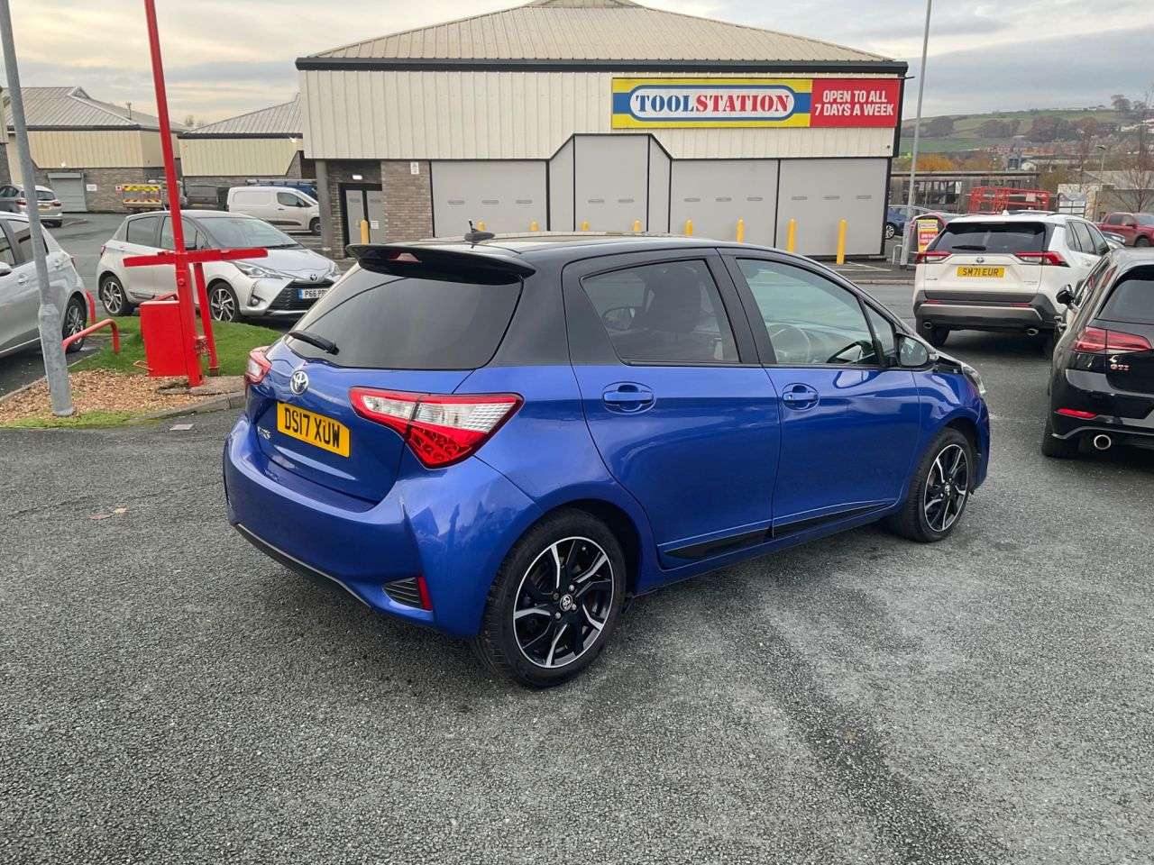 2017 TOYOTA YARIS 2017 TOYOTA YARIS