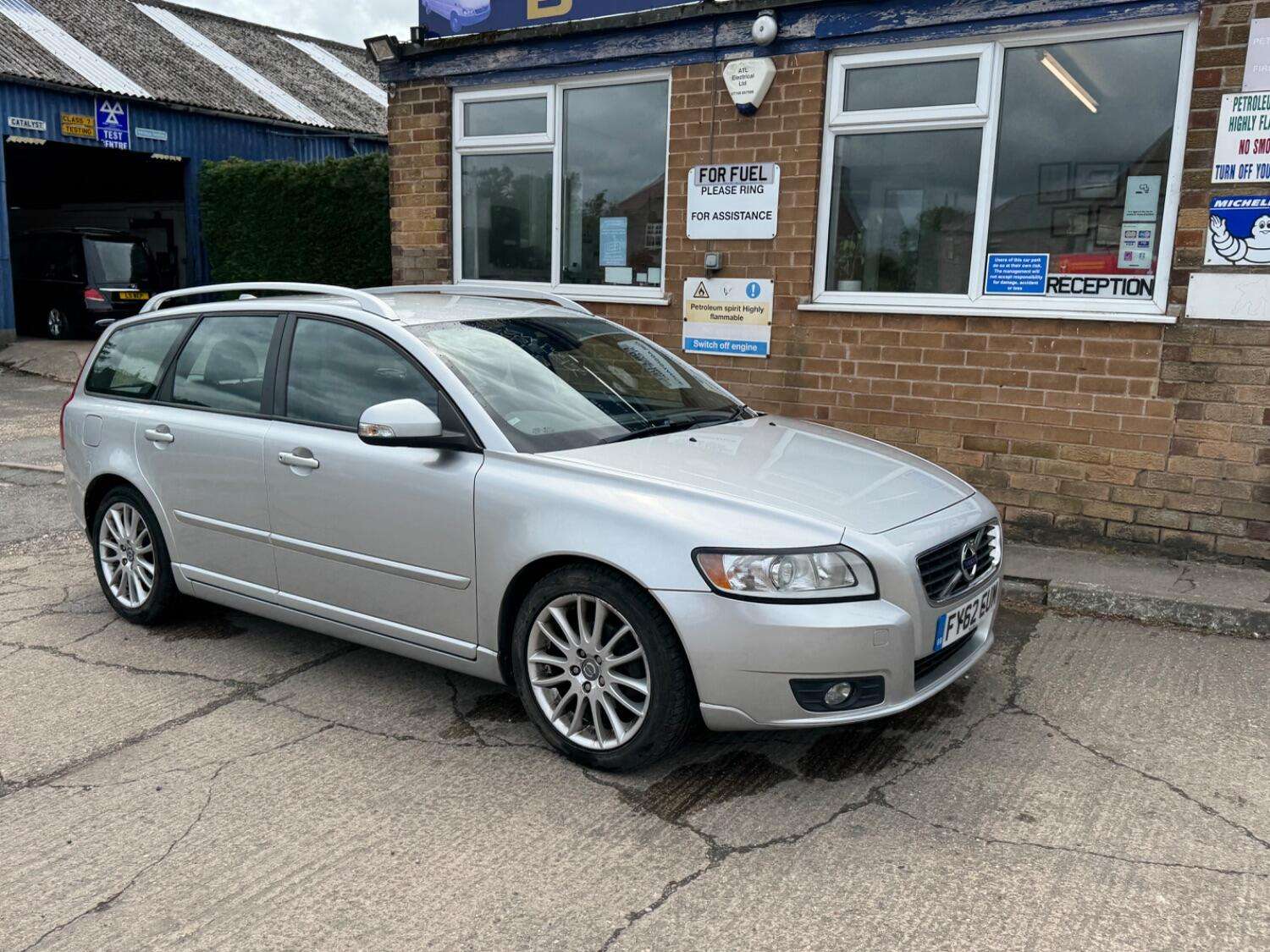 2012 VOLVO V50 2012 VOLVO V50