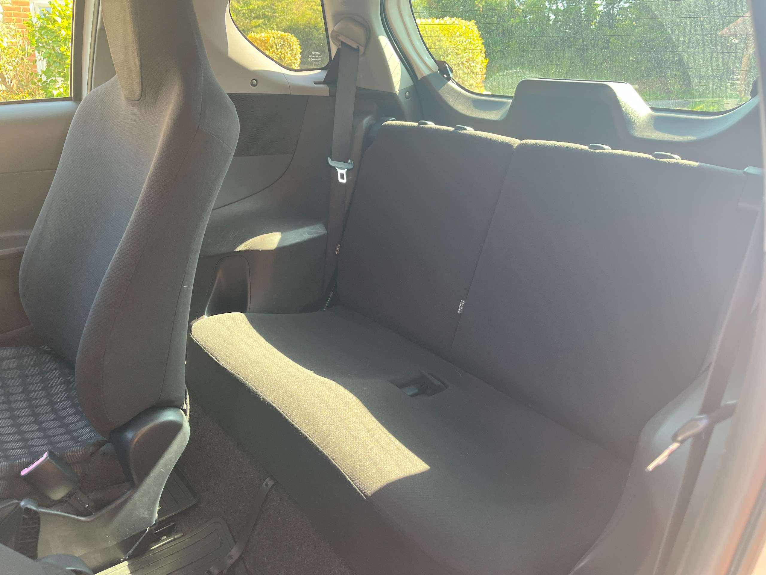 2010 TOYOTA IQ 2010 TOYOTA IQ