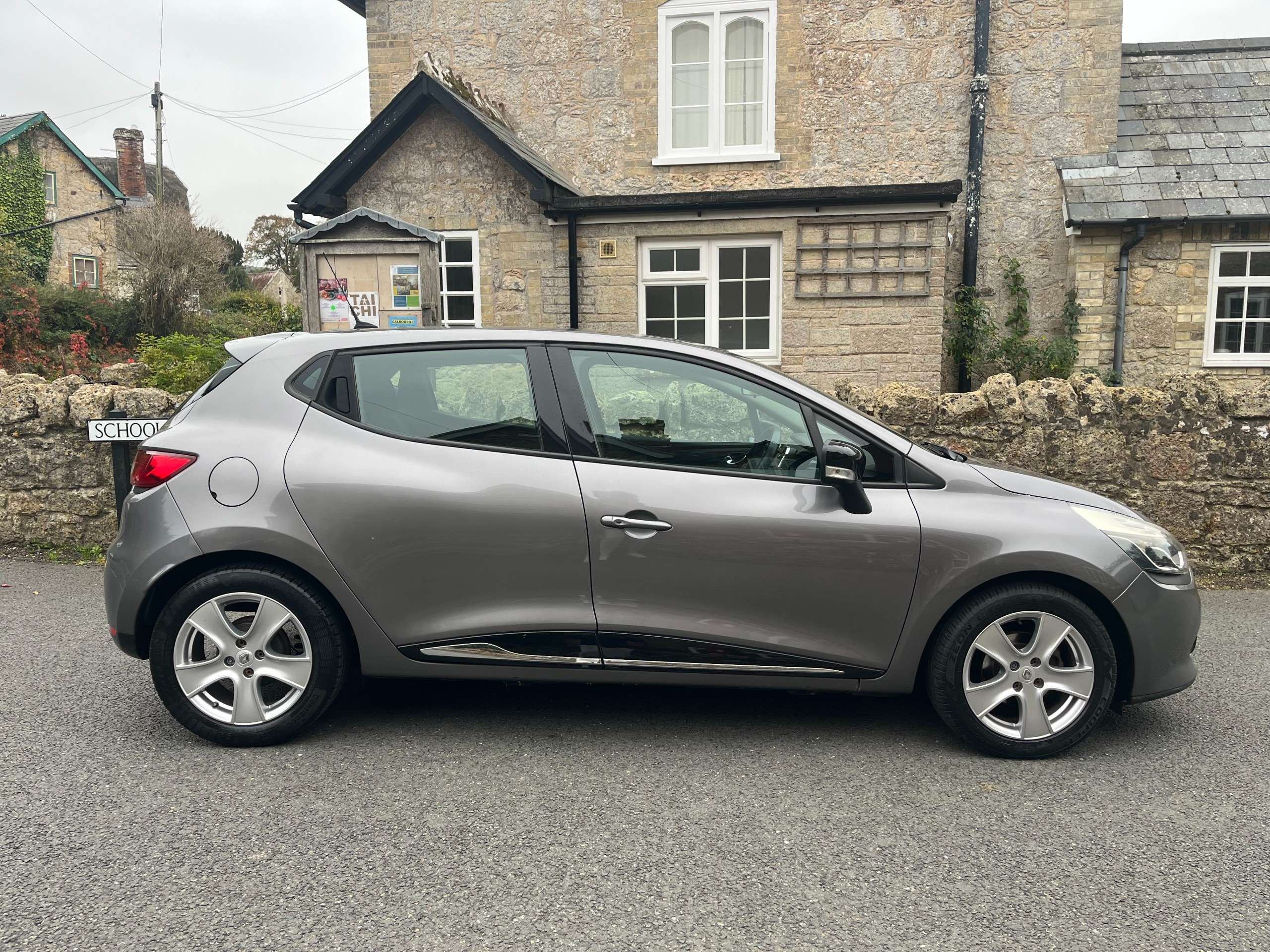 2013 RENAULT CLIO 2013 RENAULT CLIO