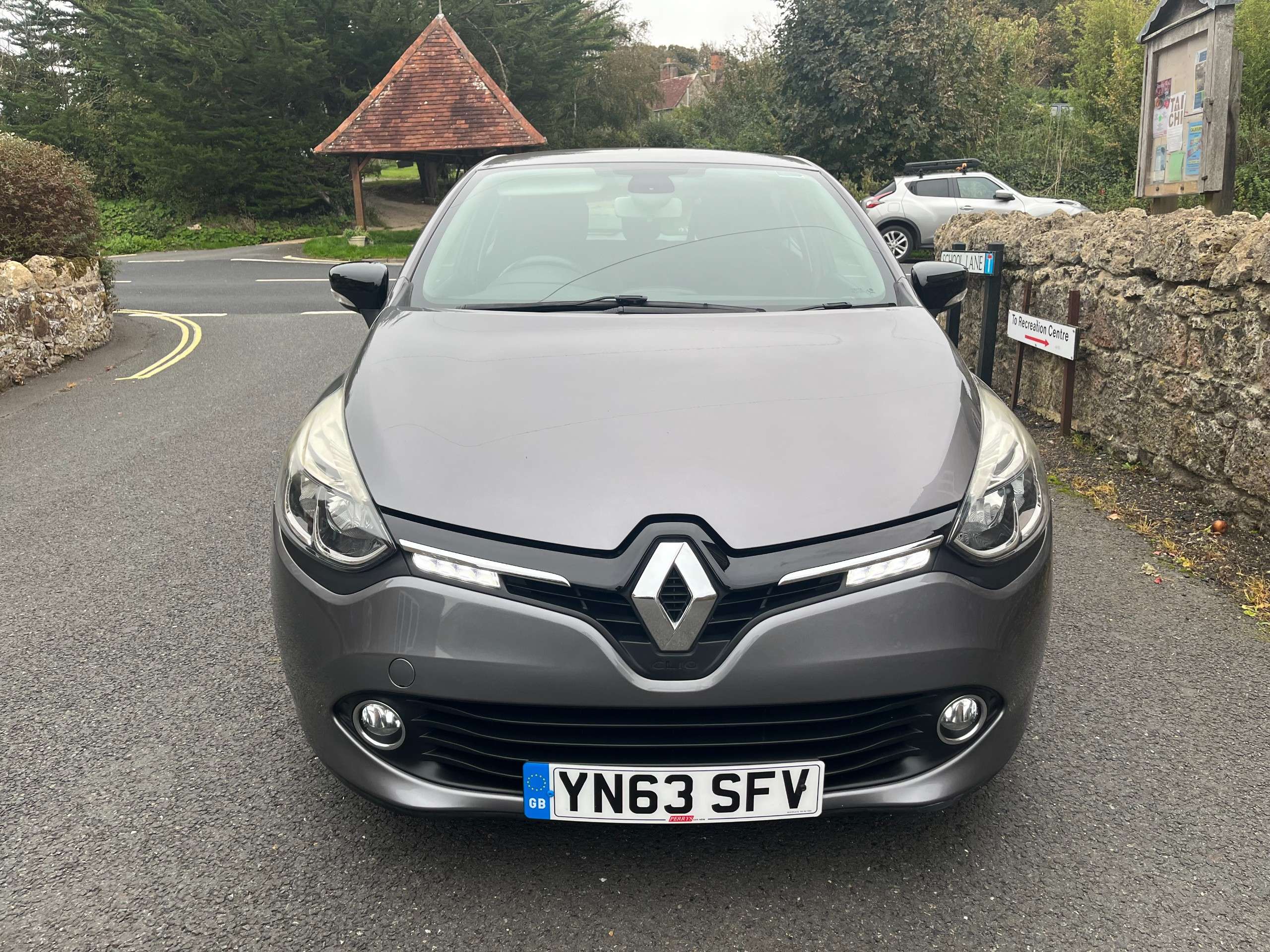 2013 RENAULT CLIO 2013 RENAULT CLIO