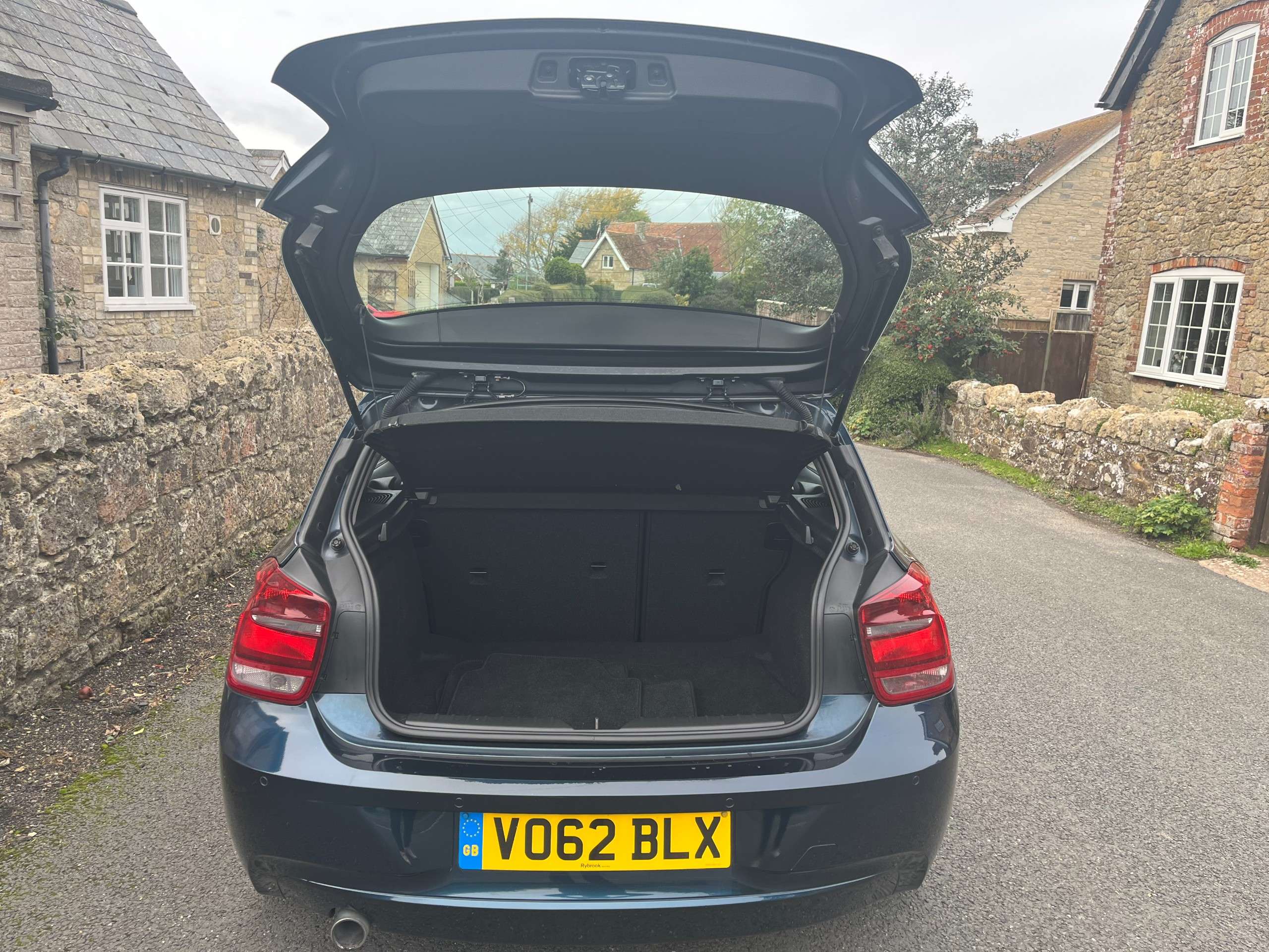 2012 BMW 1 SERIES 2012 BMW 1 SERIES