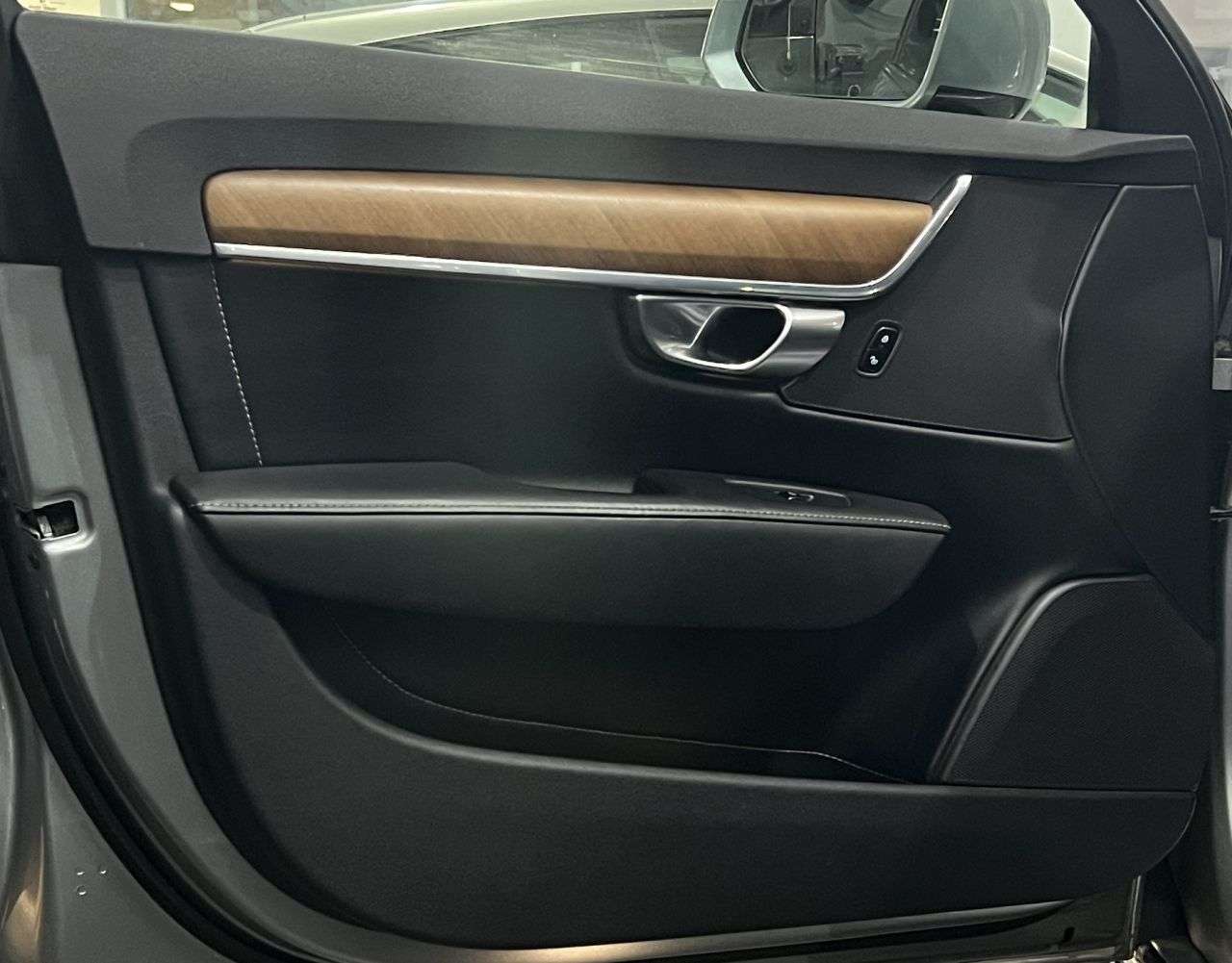 2018 VOLVO S90 2018 VOLVO S90