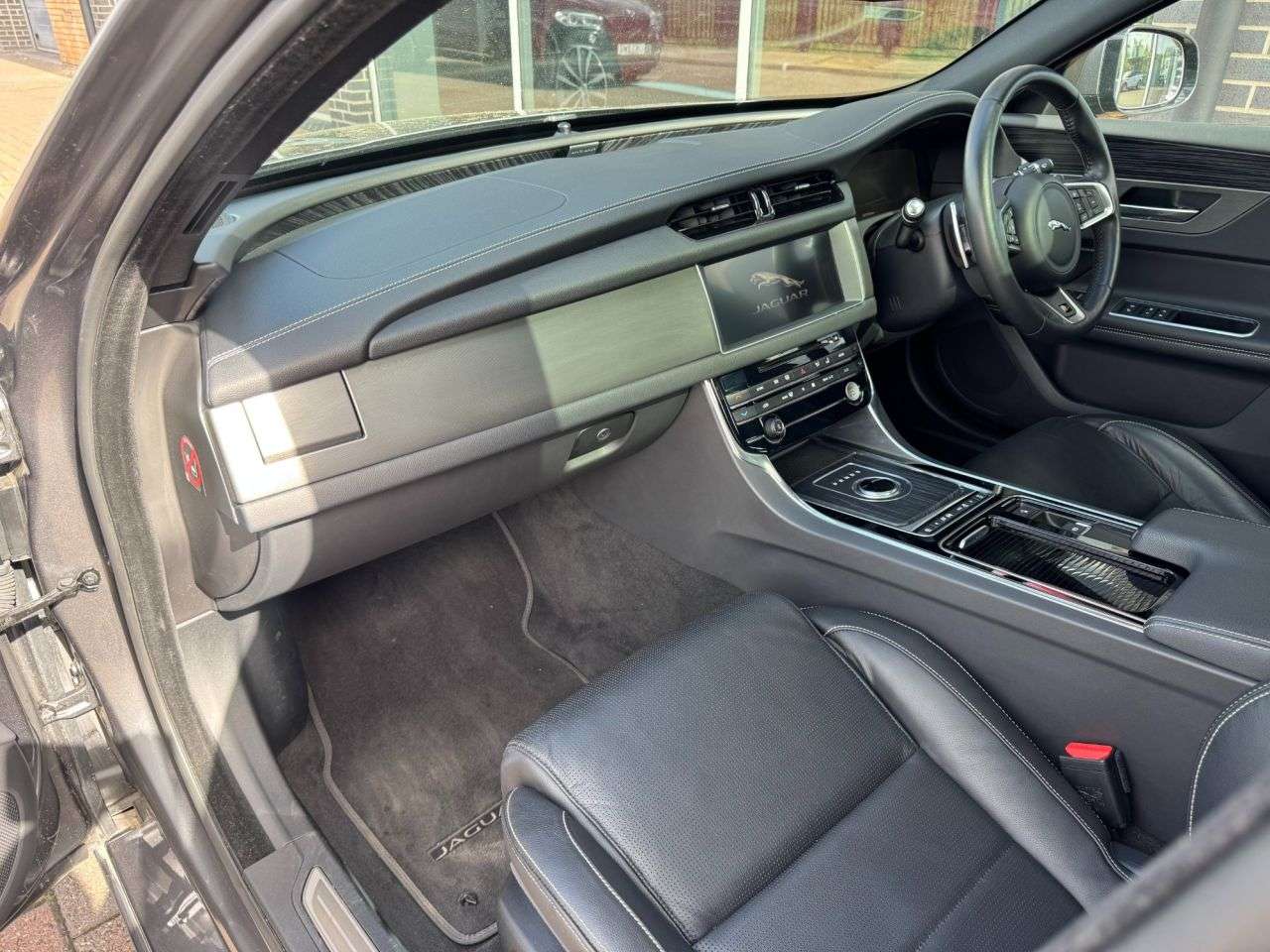 2017 JAGUAR XF 2017 JAGUAR XF