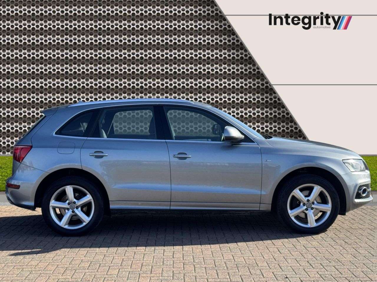 2011 AUDI Q5 2011 AUDI Q5
