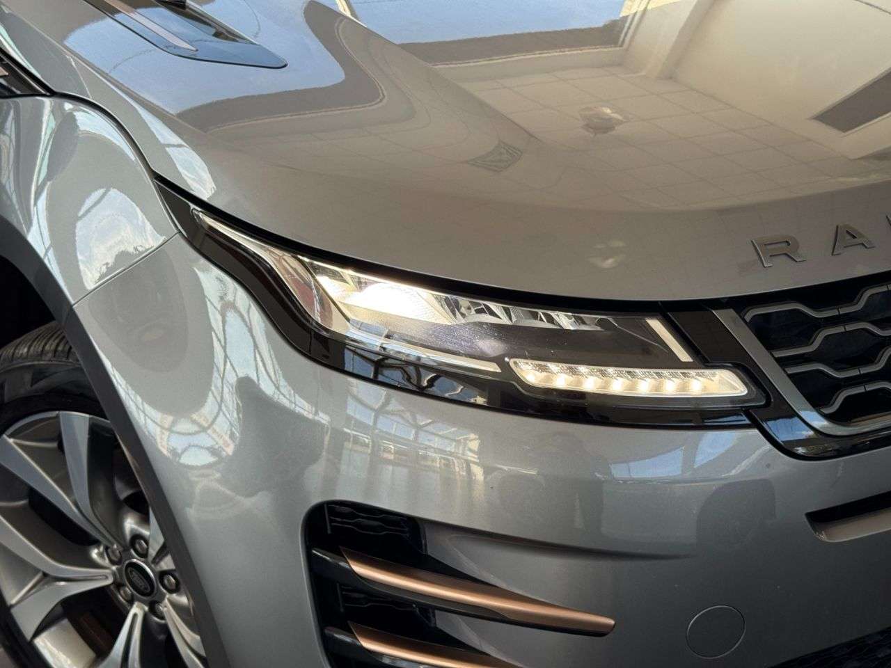 2019 LAND ROVER RANGE ROVER EVOQUE 2019 LAND ROVER RANGE ROVER EVOQUE