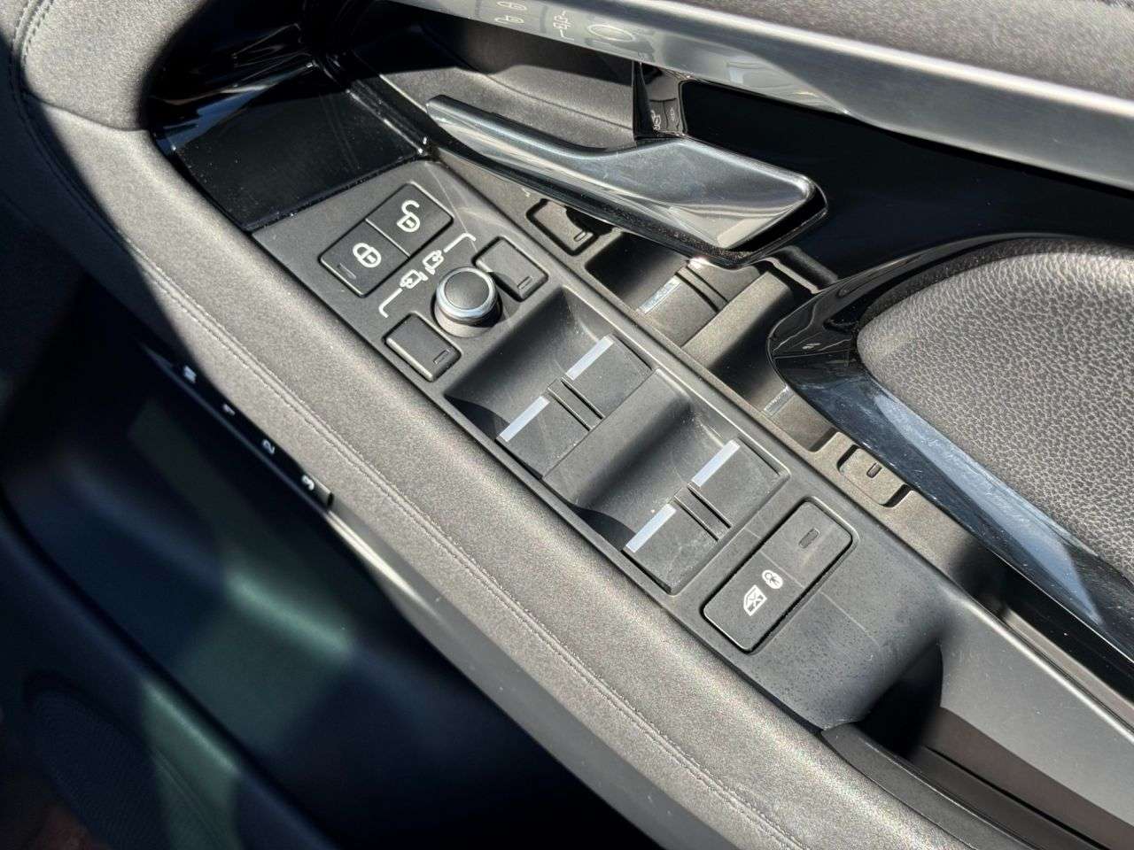 2019 LAND ROVER RANGE ROVER EVOQUE 2019 LAND ROVER RANGE ROVER EVOQUE