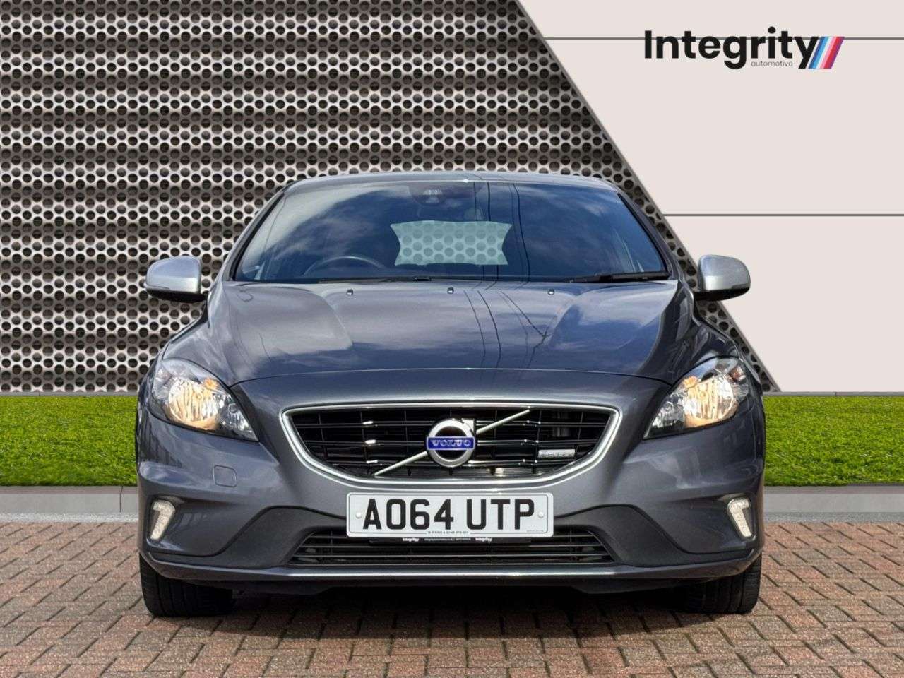 2014 VOLVO V40 2014 VOLVO V40