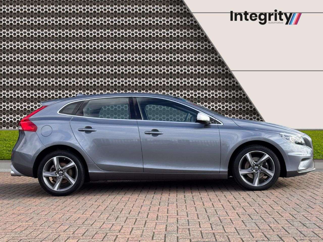 2014 VOLVO V40 2014 VOLVO V40