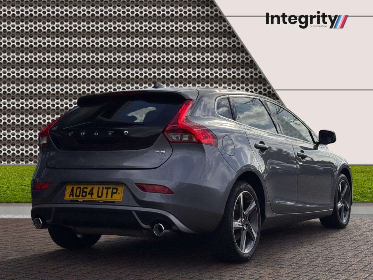 2014 VOLVO V40 2014 VOLVO V40