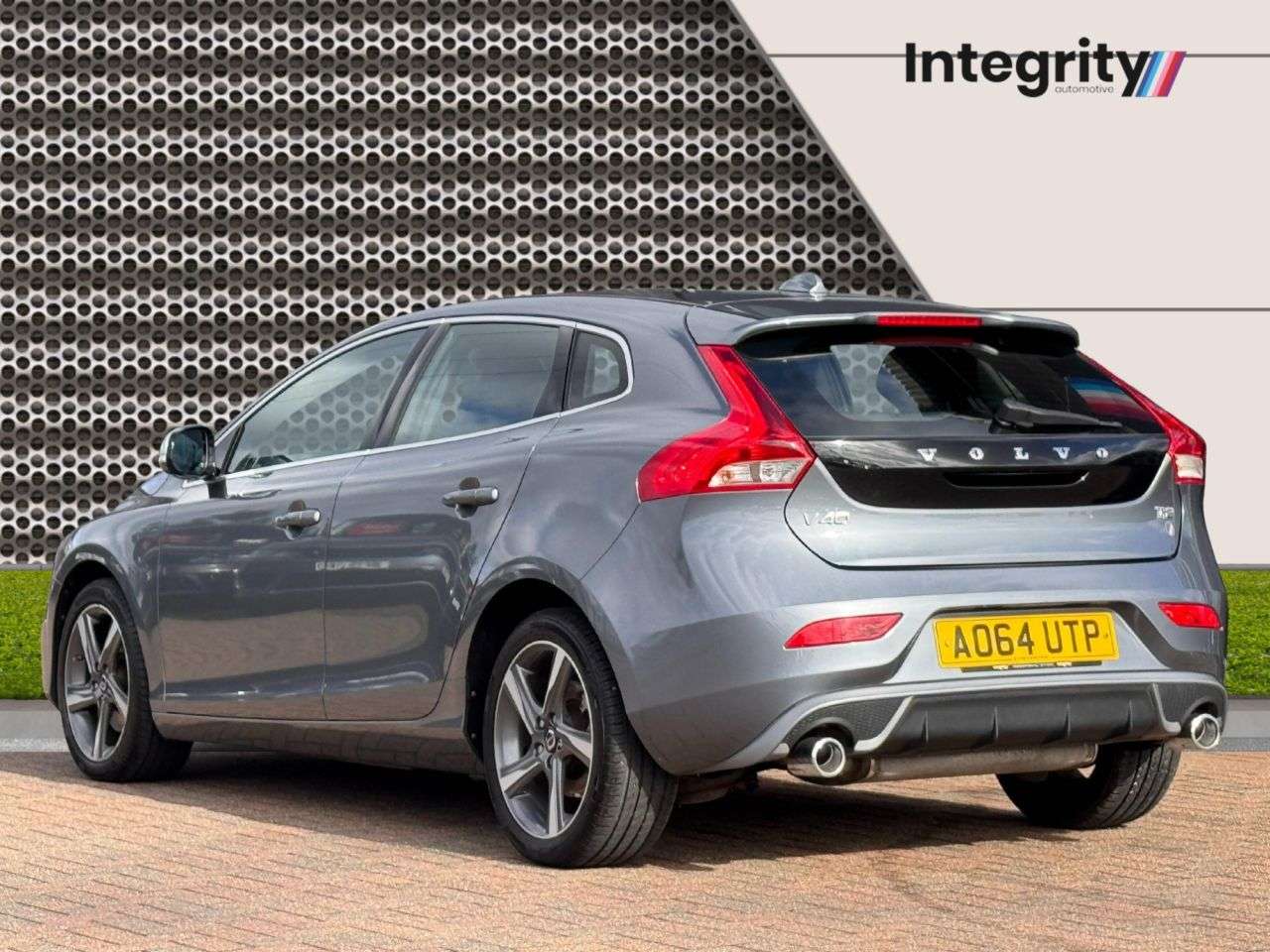 2014 VOLVO V40 2014 VOLVO V40