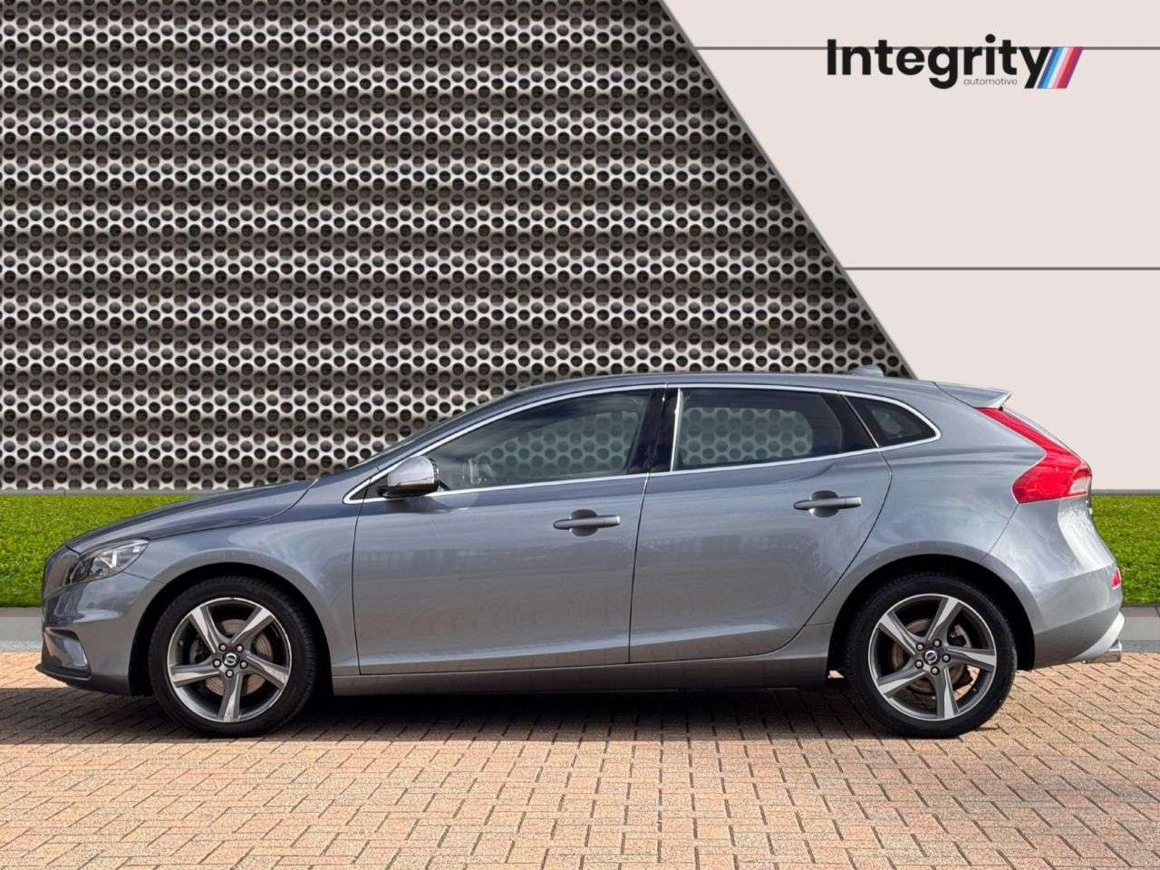 2014 VOLVO V40 2014 VOLVO V40