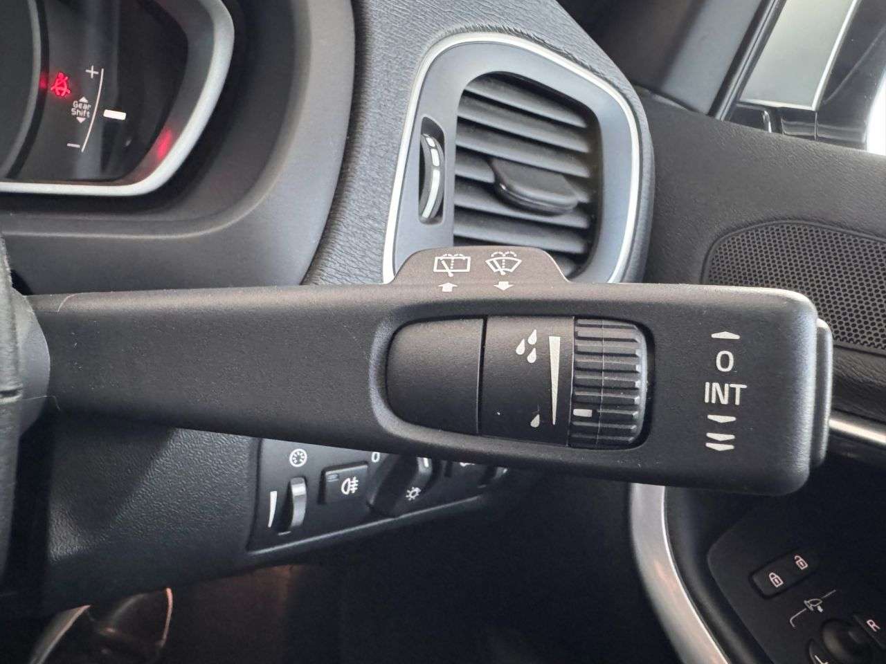 2014 VOLVO V40 2014 VOLVO V40