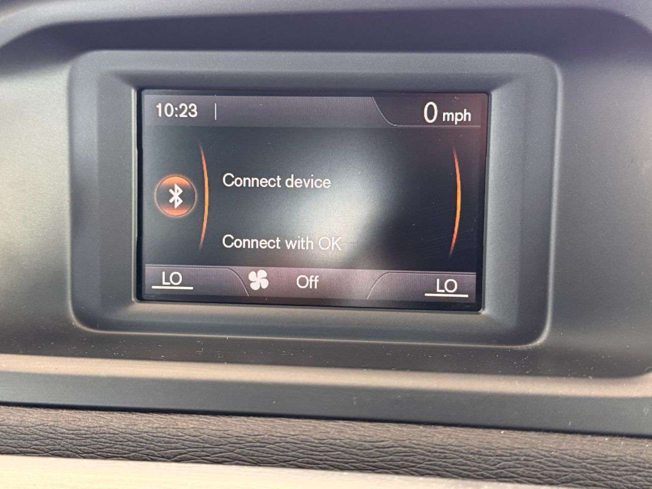 2014 VOLVO V40 2014 VOLVO V40