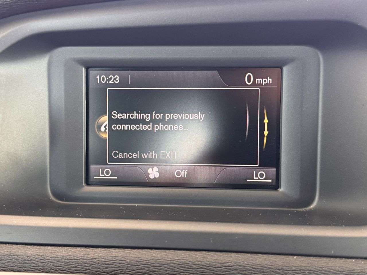 2014 VOLVO V40 2014 VOLVO V40