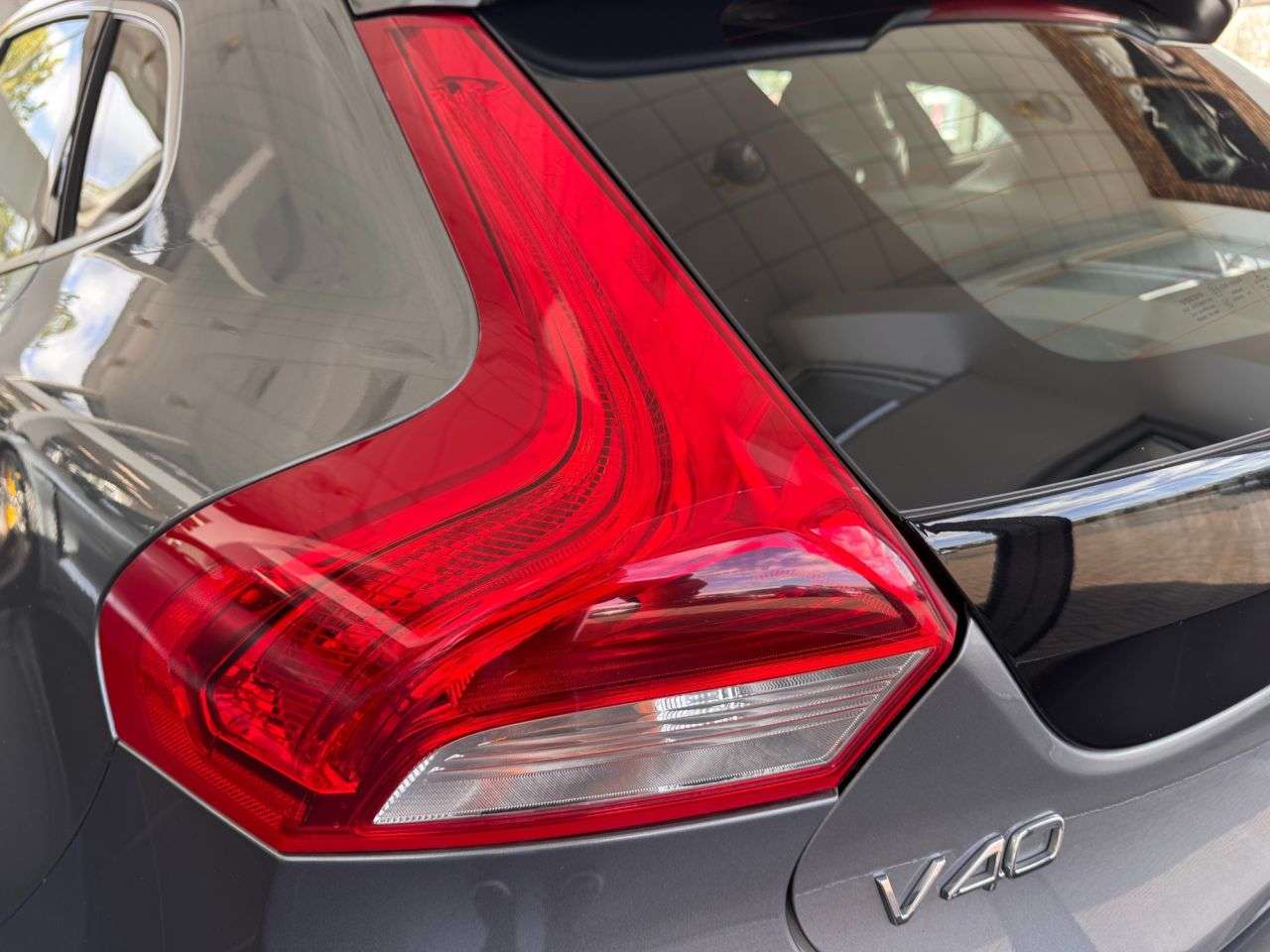 2014 VOLVO V40 2014 VOLVO V40