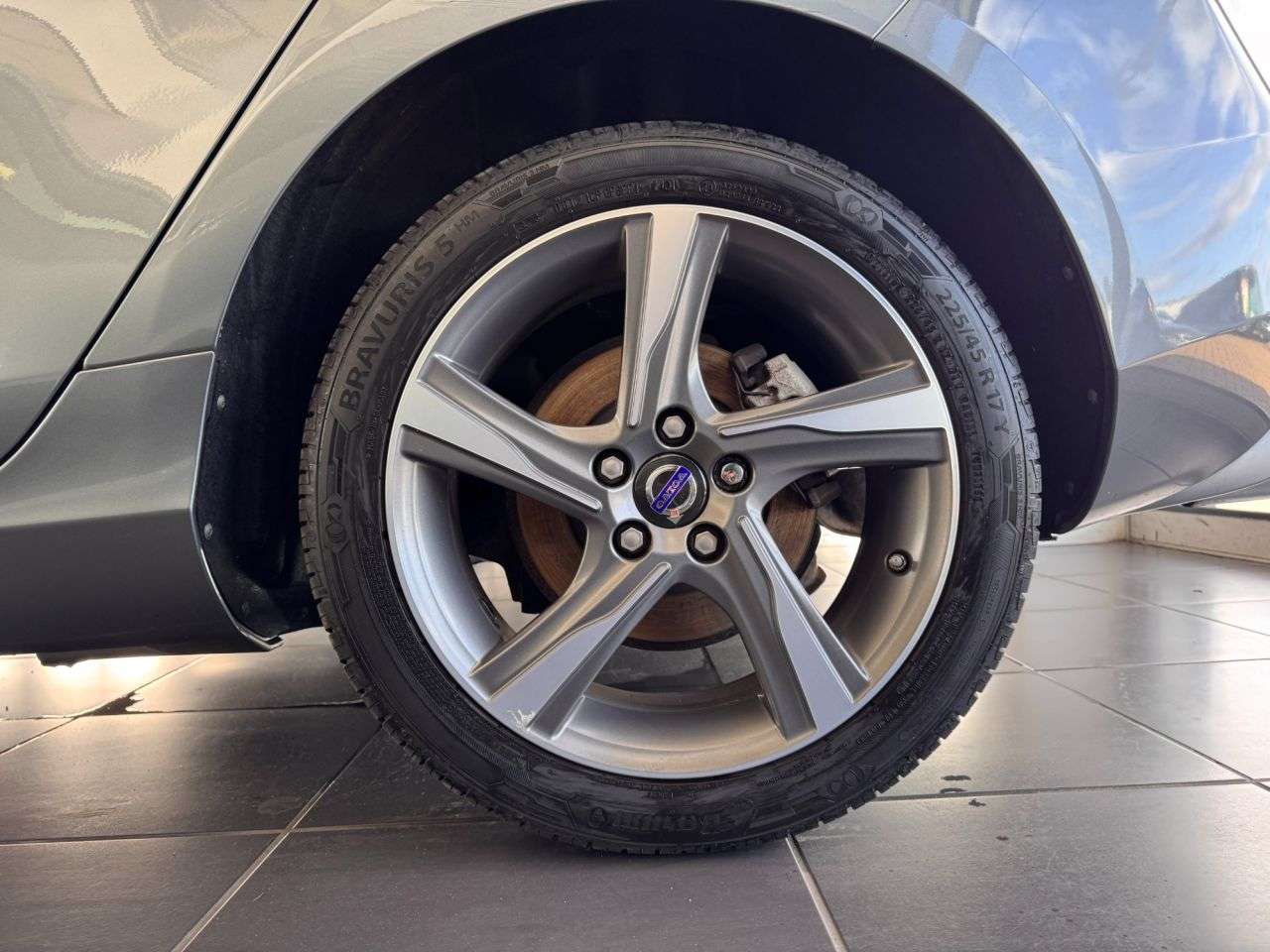 2014 VOLVO V40 2014 VOLVO V40