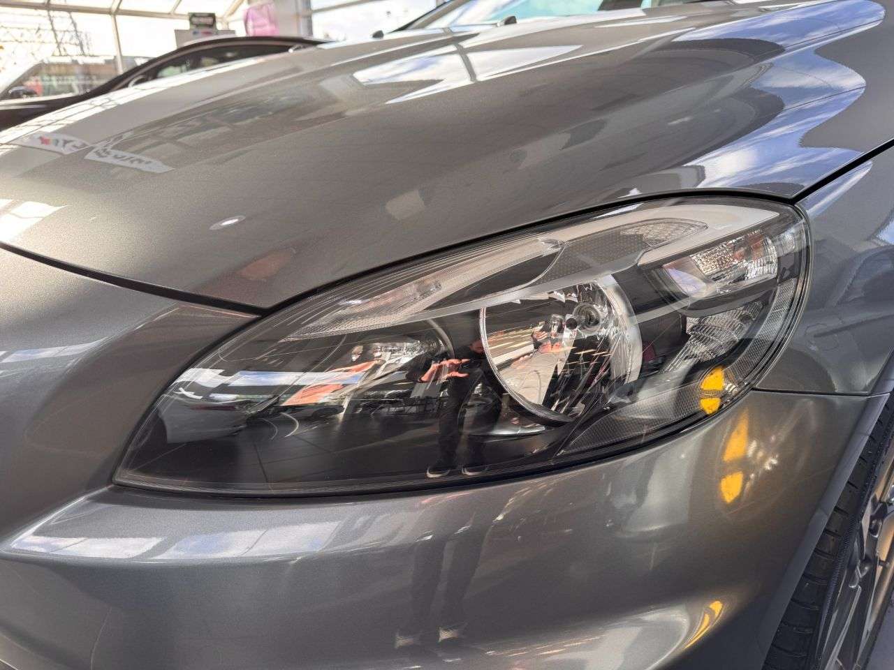 2014 VOLVO V40 2014 VOLVO V40